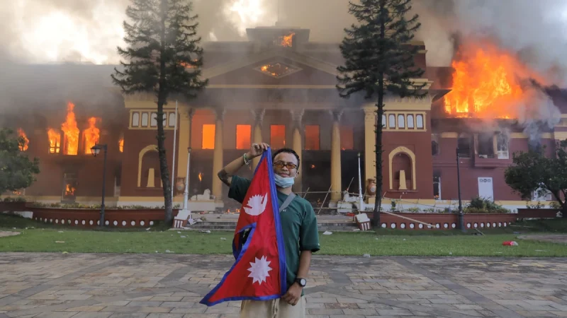 Cancelar y superar: juventud nepalí y el Aufhebung en la praxis social thumbnail