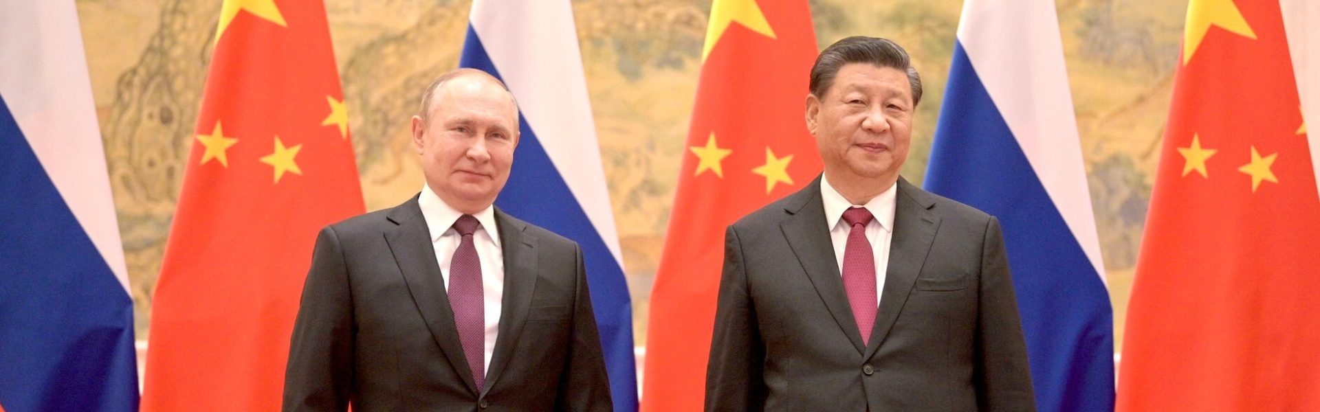 Nuevo eje de poder global: ascenso de China - Rusia y descenso europeo thumbnail